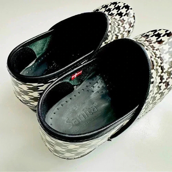 Sanita Houndstooth Black & White Patent Leather Clogs - Picture 7 of 8